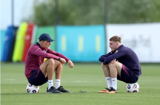 Thomas Tuchel cung cap thong tin dang lo ngai ve Cole Palmer.