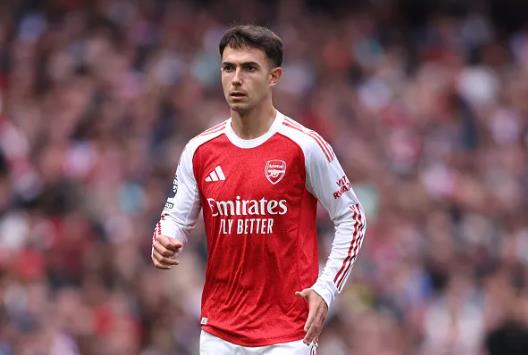 David Raya khen ngoi dong doi Martin Zubimendi.