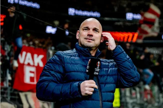 Wesley Sneijder dua ra du doan ve tran chung ket Champions League.