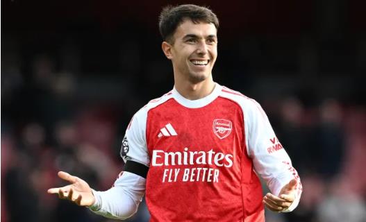 Martin Keown danh nhieu loi khen ngoi cho tien ve Martin Zubimendi 