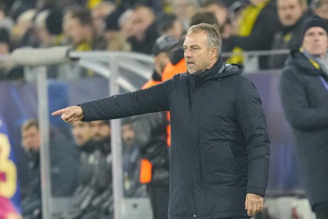 HLV Hansi Flick co thanh tich 100% toan thang truoc Dortmund.