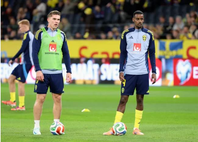 Truyen thong Thuy dien chi trich Alexander Isak va Viktor Gyokeres.