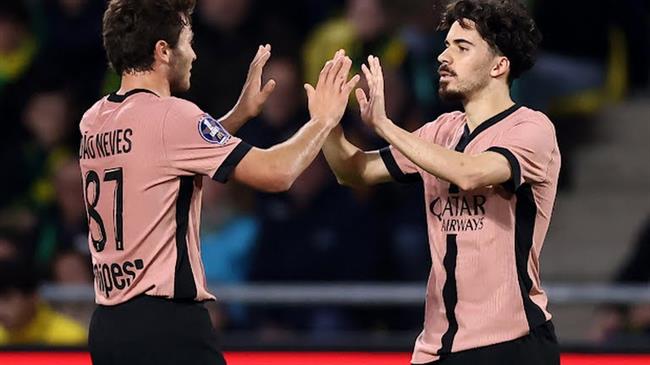 PSG pha ky luc bat bai tren san khach cua AC Milan.