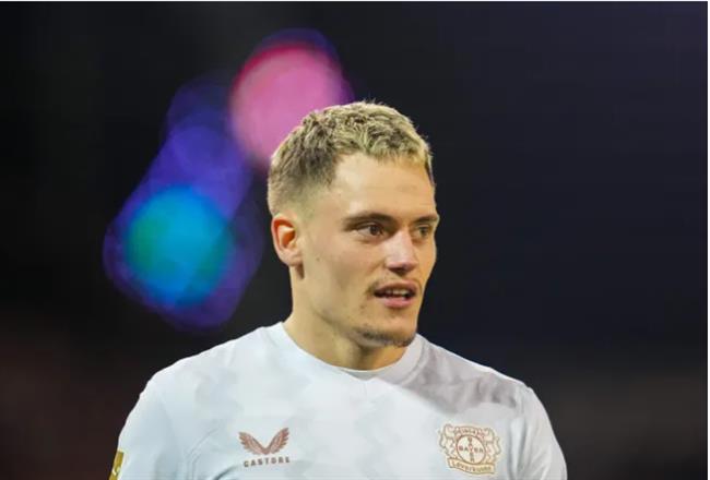 Florian Wirtz duoc cho la se cap ben Bayern khi roi Leverkusen.