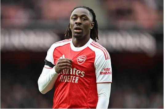 Rio Ferdinand noi ve viec Arsenal chieu mo Eberechi Eze