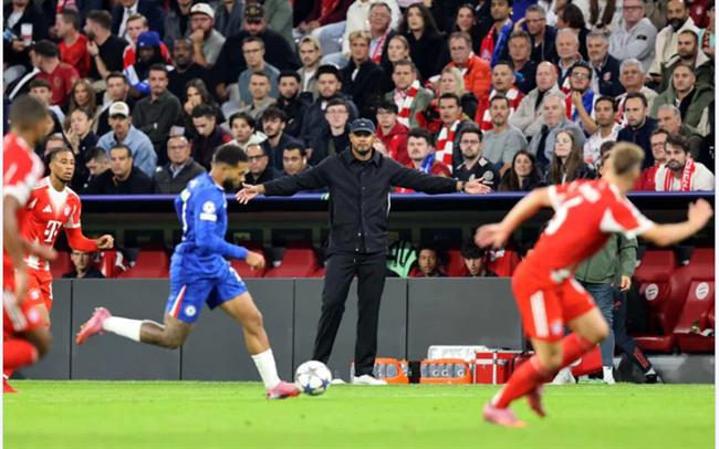 Thay tro Kompany noi gi sau tran thang Chelsea?