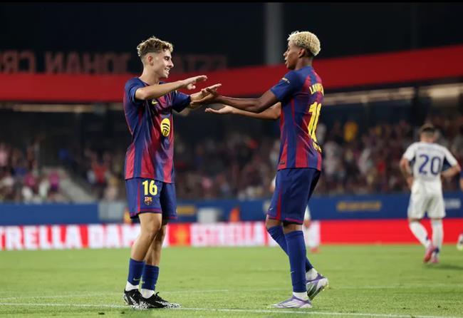 Lamine Yamal tiet lo phan ung cua Fermin Lopez truoc de nghi tu Chelsea.