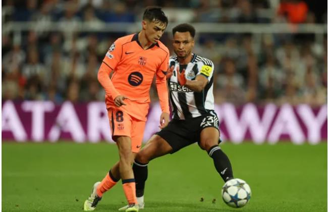 Barcelona Người khổng lồ trên đôi chân đất sét 2