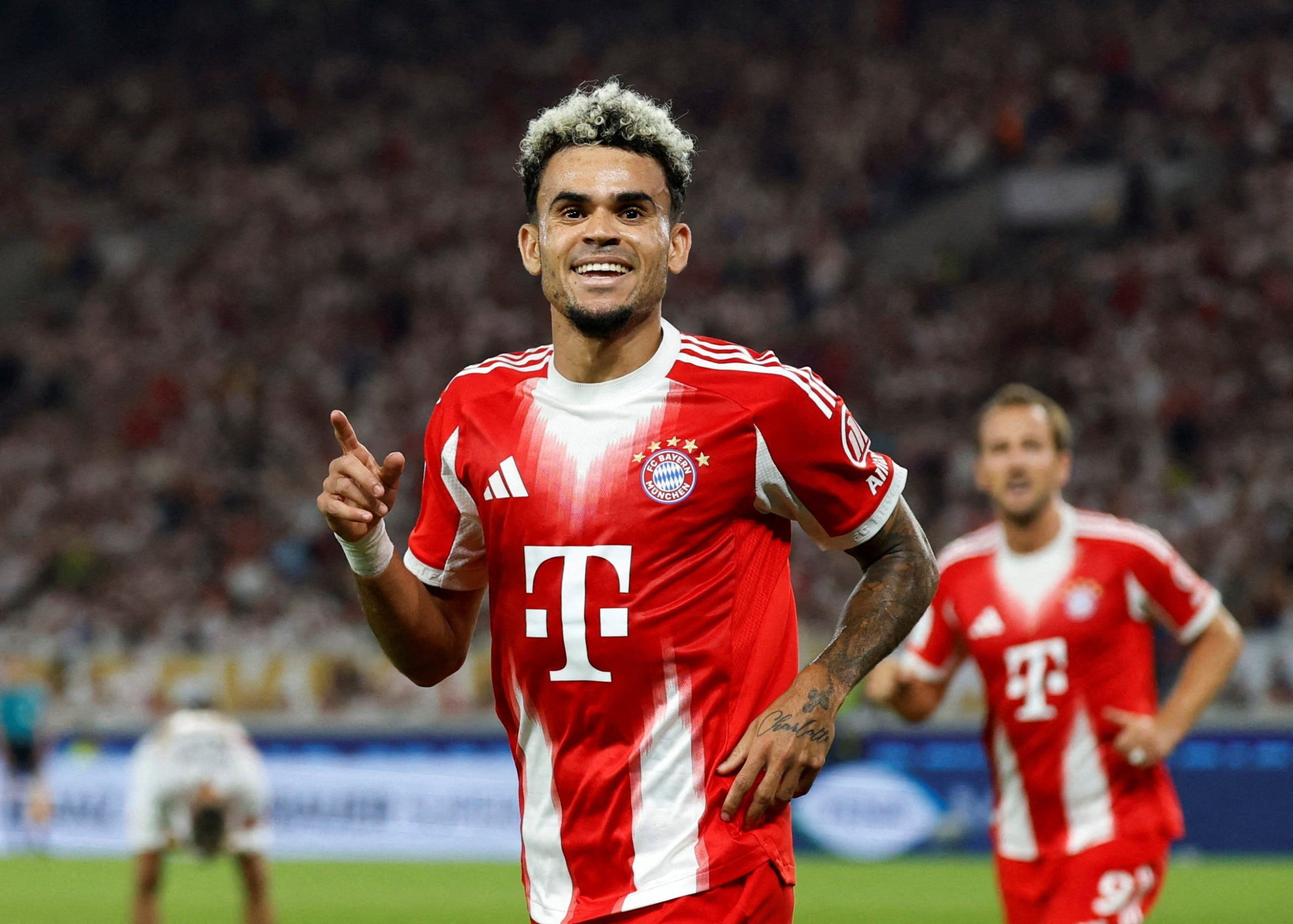 Cú hích tinh thần cho Luis Diaz 1