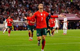 Ronaldo tiết lộ được gia đình khuyên giải nghệ