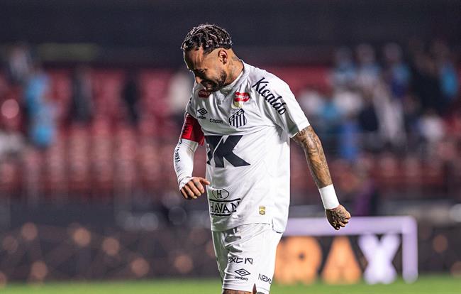 Neymar khóc nức nở khi Santos thua đội của Coutinho 0-6 2