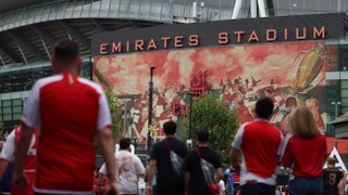emirates-0810061900-1.jpg