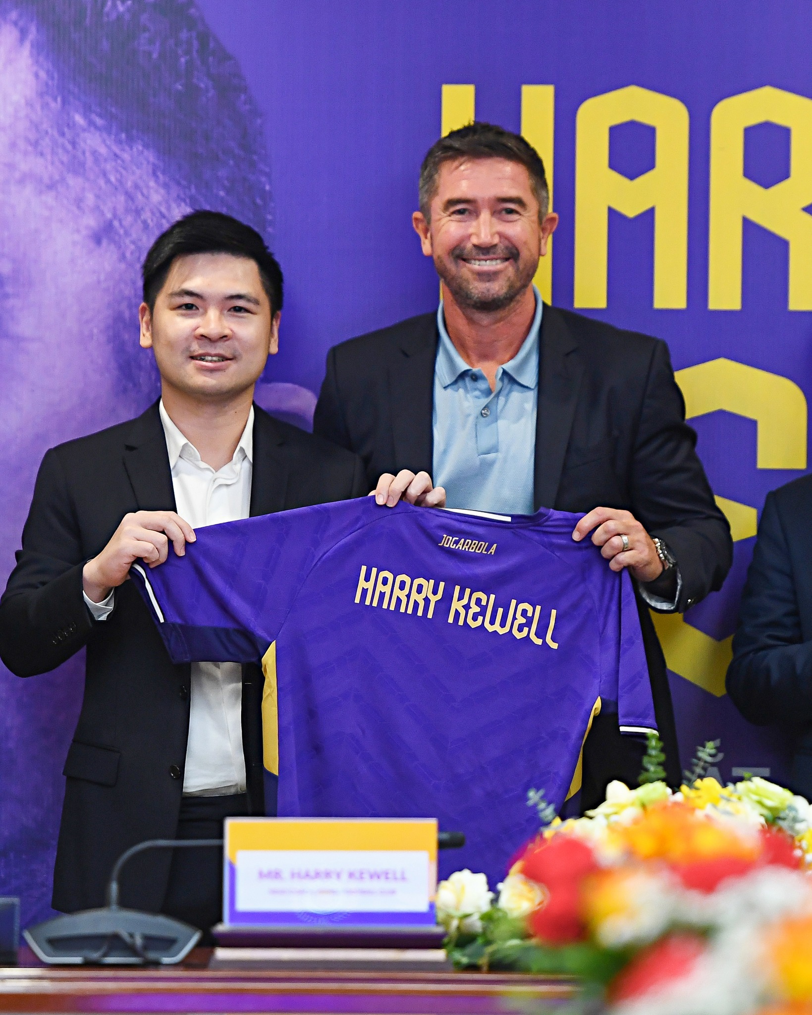 HLV Harry Kewell sẵn sàng đón nhận áp lực tại CLB Hà Nội 1