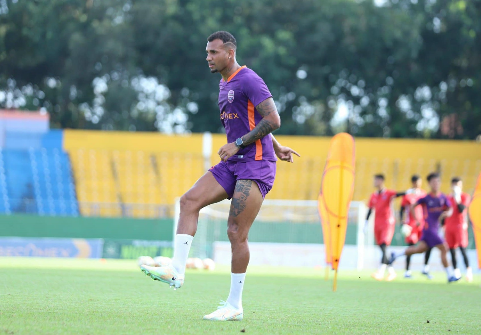 HLV Kim Sang-sik đề xuất nhập tịch hai ngoại binh 1