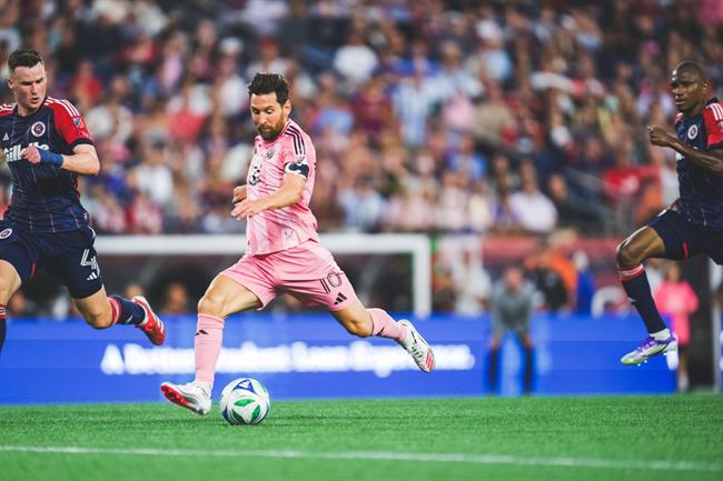 Messi khó chịu trước án phạt quá nặng của MLS 1