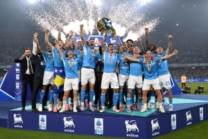 napoli-serie-a-trophy-2405083526-2.jpg