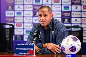 patrick-kluivert-9393-2485-0810110021-10.jpg