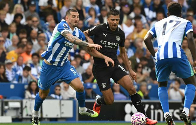 Pep Guardiola thừa nhận Rodri không thể thi đấu ở mật độ cao 1