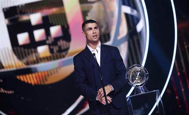 Ronaldo tiết lộ được gia đình khuyên giải nghệ 1