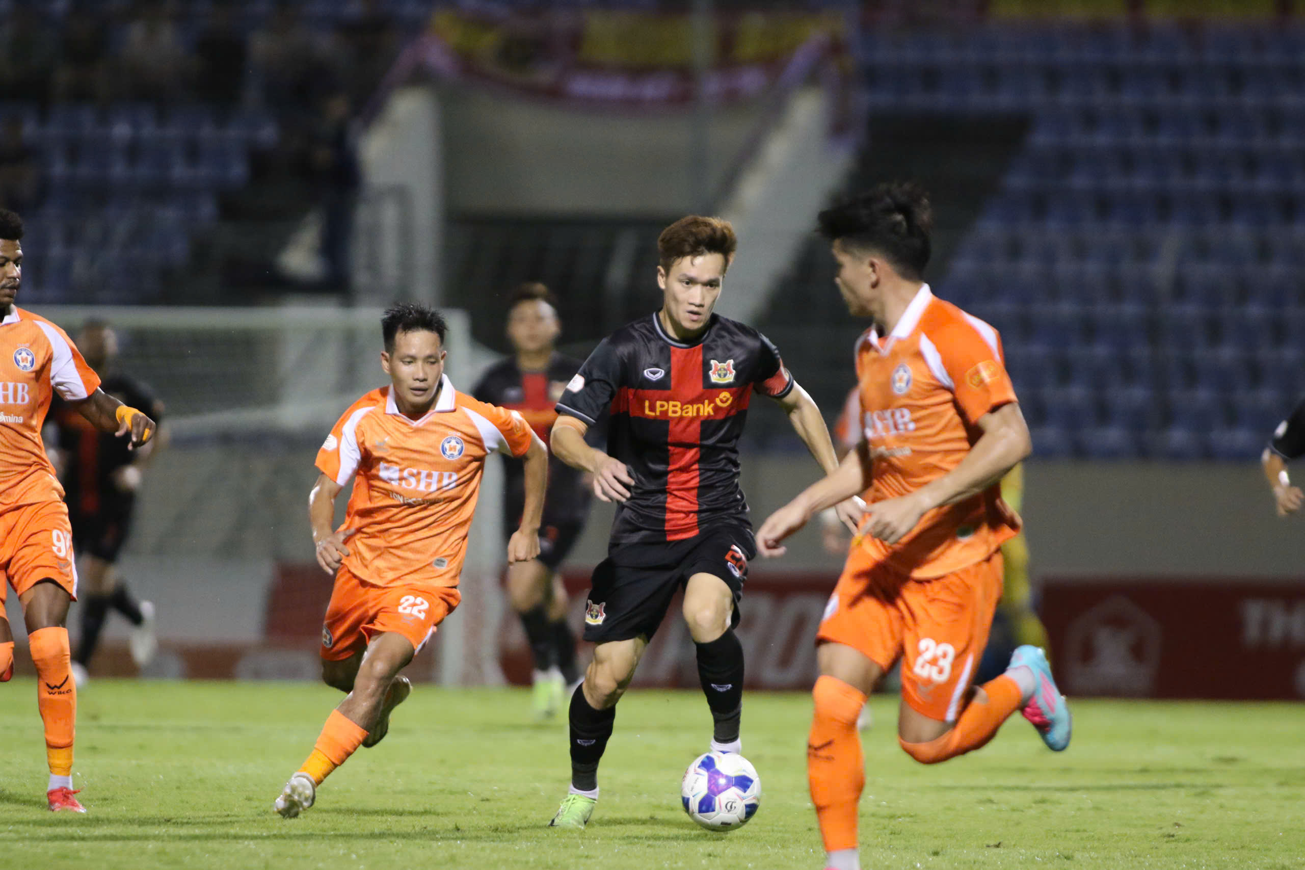 Sau vòng 3 VLeague Ngựa ô tiếp tục thăng hoa 1