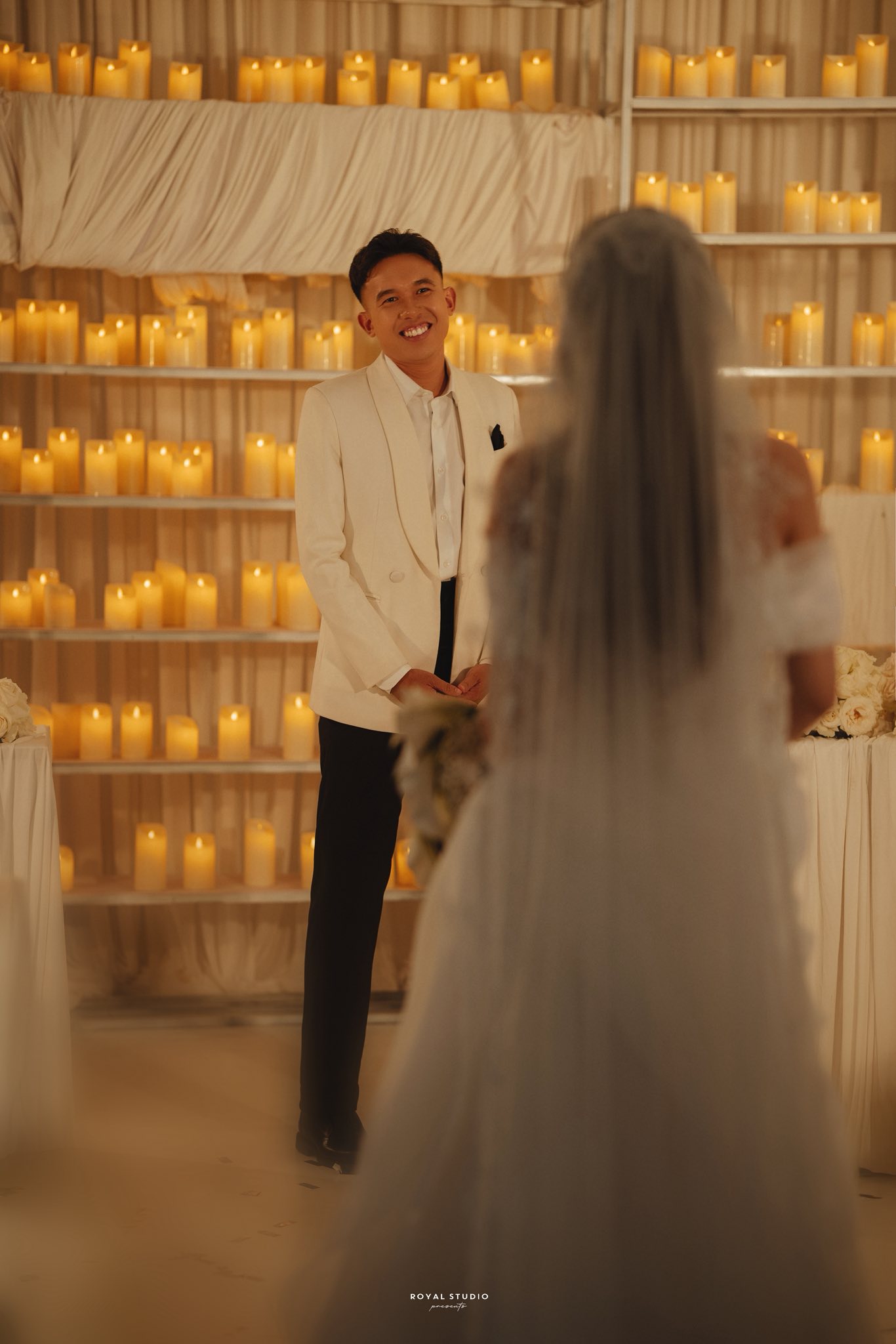 Tuyển thủ Việt Nam khoe ảnh cưới lãng mạn cùng bạn gái lâu năm 1