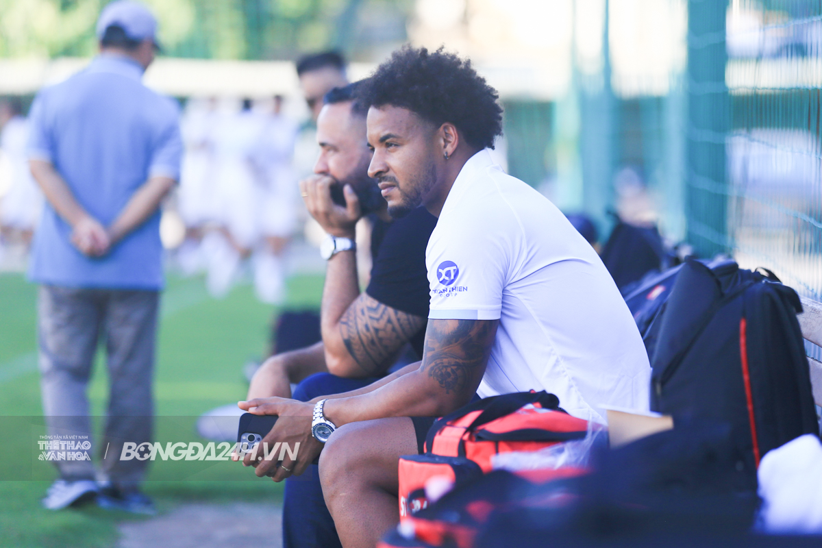 Xuan Son dT Viet Nam vs Nam dinh 4/9