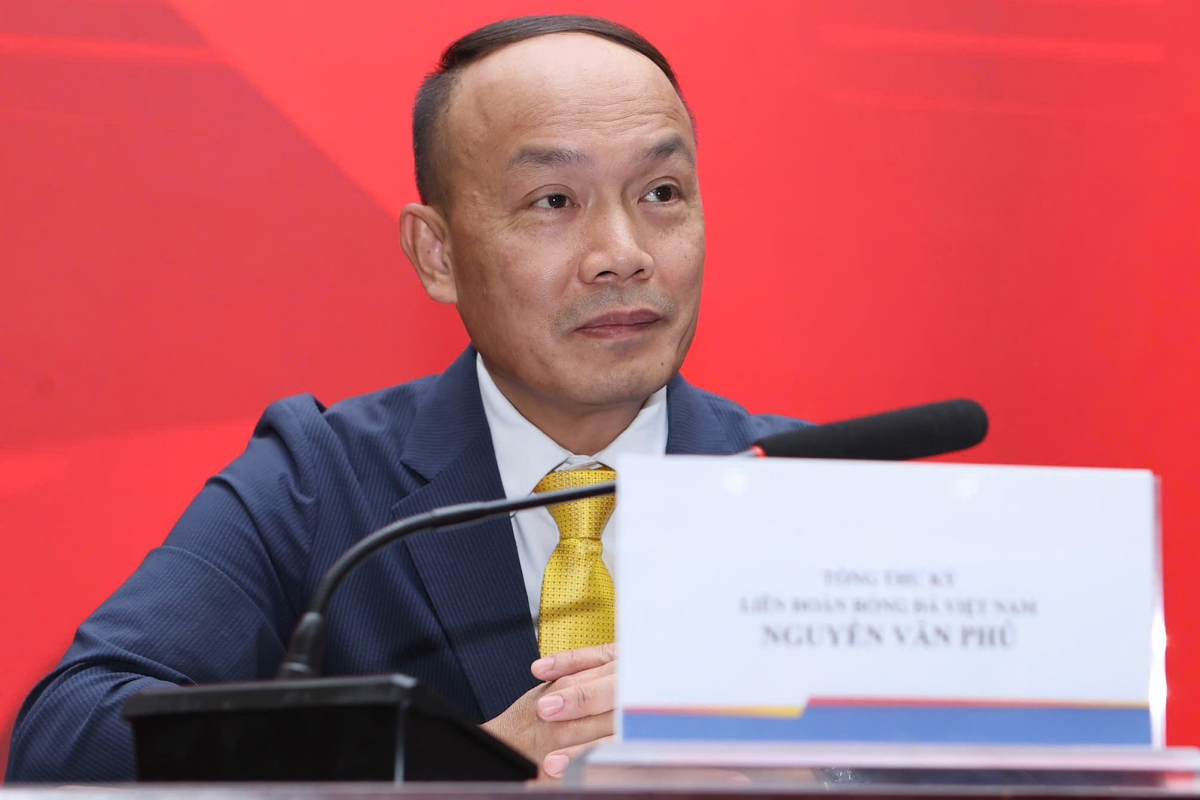 Tong thu ky VFF Nguyen Van Phu