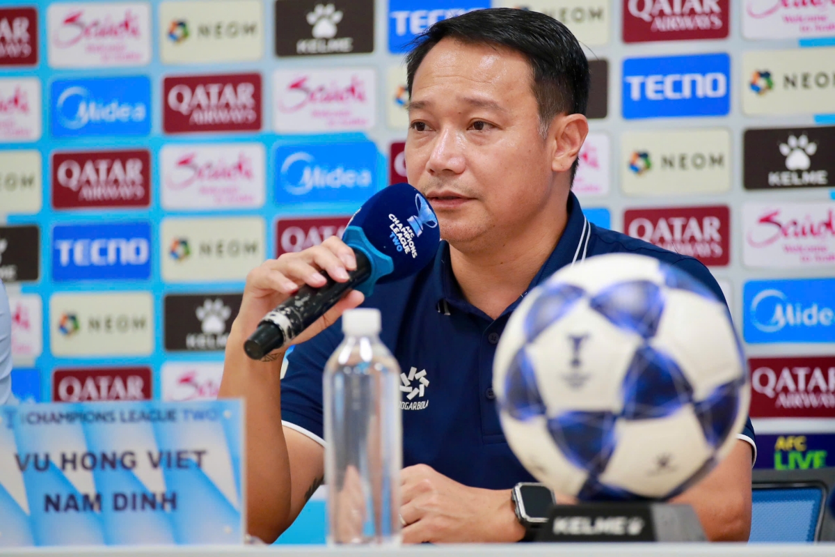 HLV Vu Hong Viet chia se truoc tran gap Ratchaburi
